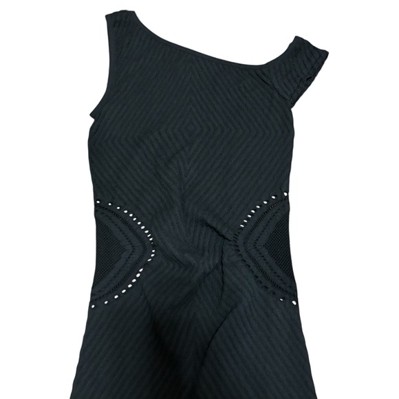 bebe Black Asymmetrical Sleeve Bodycon Dress - Picture 4 of 7